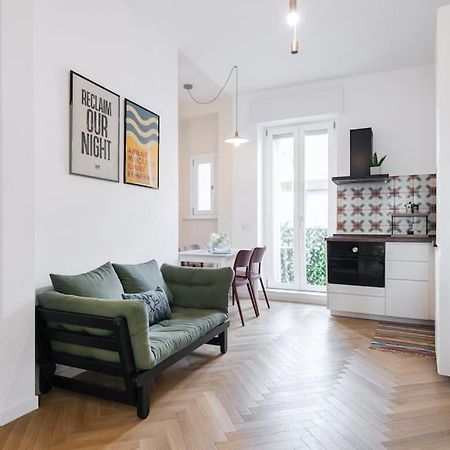 Easylife - Apartment With Balcony Near Navigli Milan Bagian luar foto