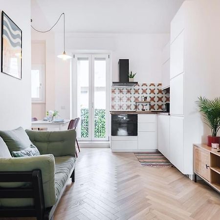 Easylife - Apartment With Balcony Near Navigli Milan Bagian luar foto
