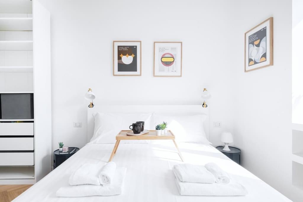 Easylife - Apartment With Balcony Near Navigli Milan Bagian luar foto
