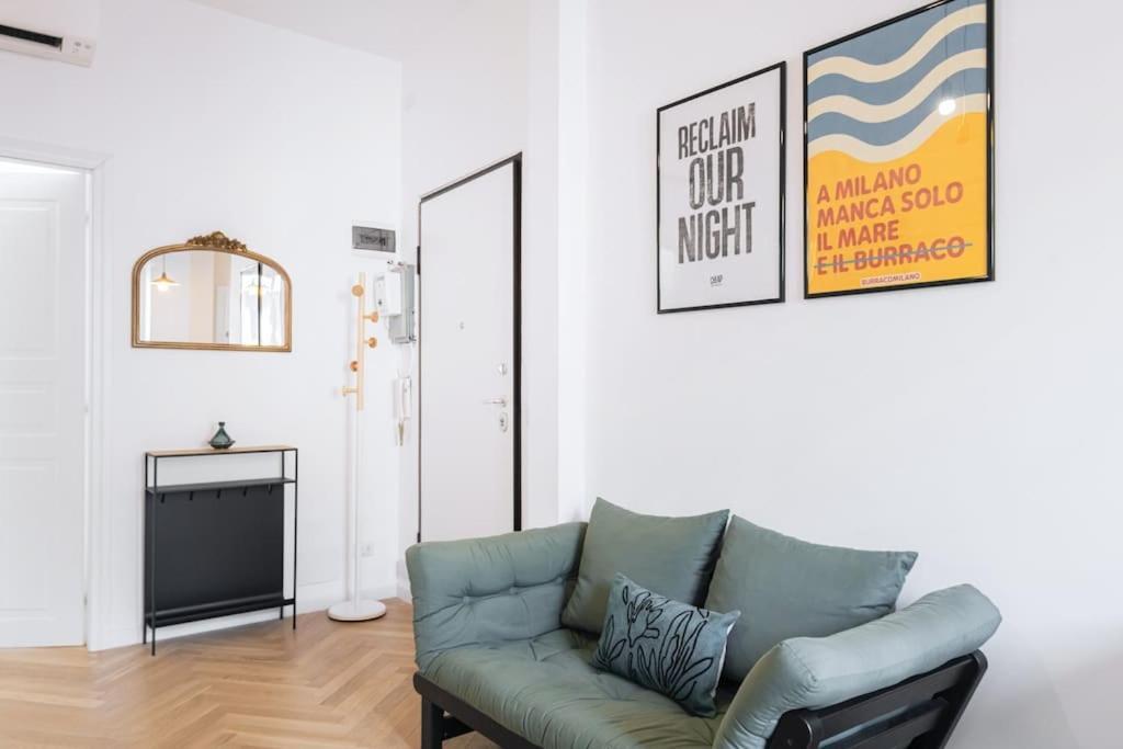 Easylife - Apartment With Balcony Near Navigli Milan Bagian luar foto